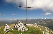28 Croce di vetta, ci gustiamo i bellissimi panorami del Pegherolo...